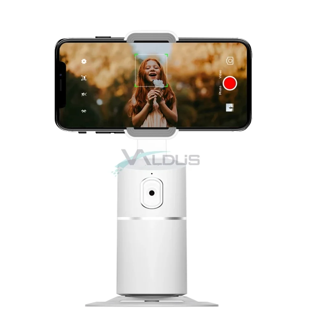 Self tracking video vlogger